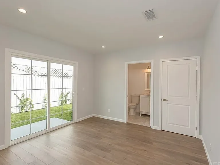 7454 Lemp Ave — Photo 5