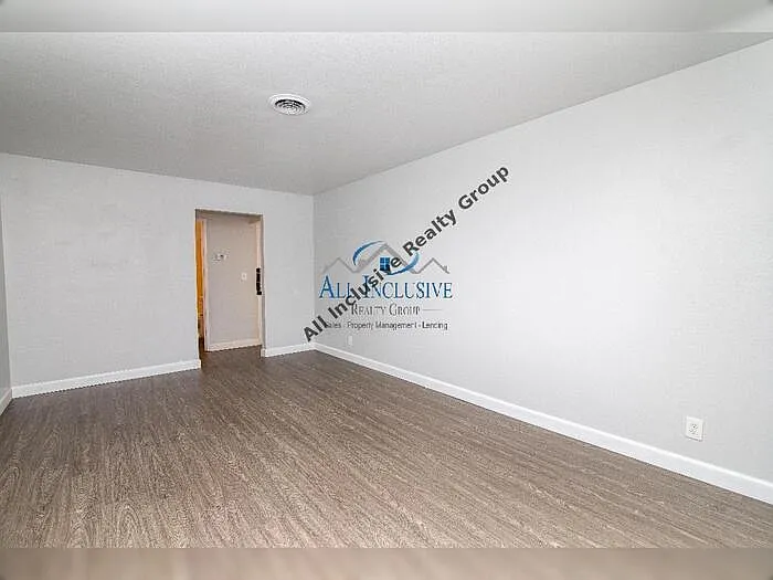 2710 Lerwick Rd — Photo 6
