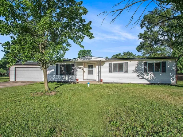 56435 Eastlea Dr, South Bend, IN 46619