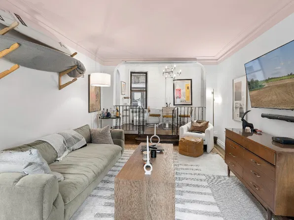 225 W 25th St APT 1K, Manhattan, NY 10001