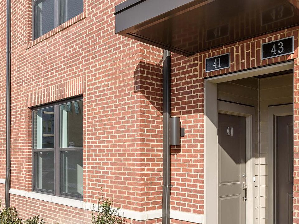1st image of 41 Silverway Dr Unit 41
