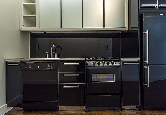 3rd image of 179 Maujer St APT 1R