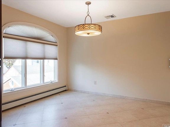 5th image of 171 Roslyn Rd