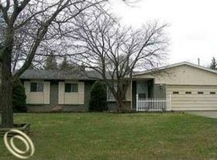 1357 Heathercrest Dr, Flint, MI 48532