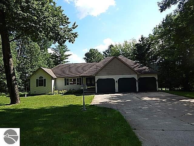 1st image of 520 White Pine Dr
