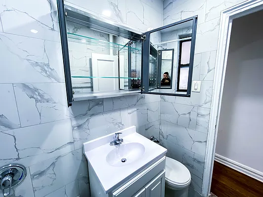 Rented by Voro New York | media 67