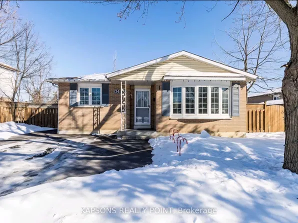 34 Finsbury Dr, Brampton, ON L6T 3P9