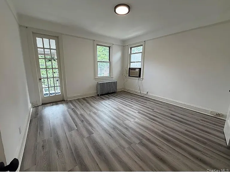 722 East St — Photo 9