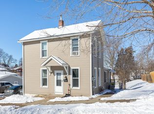 1095 Vernon St, Dubuque, IA 52001