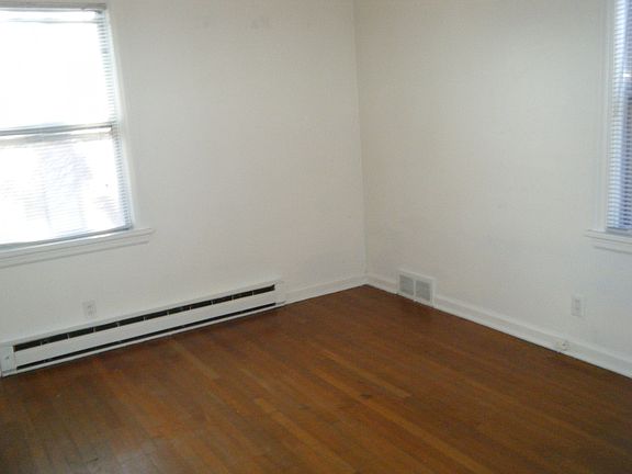 3rd image of 1085 Idaho Ave APT 2