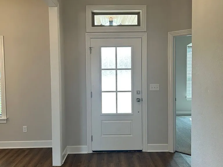 2413 Salmon St — Photo 22