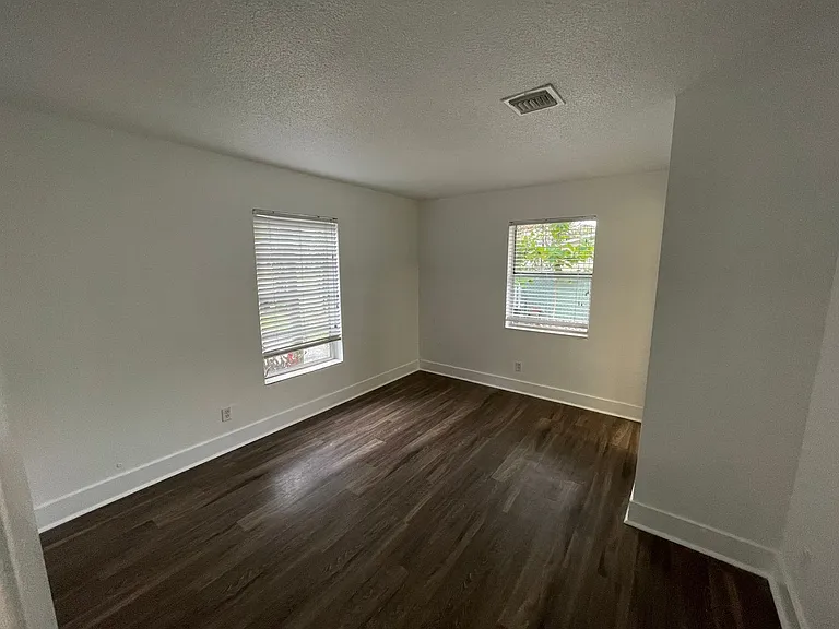 1406 SW 1st St — Photo 7