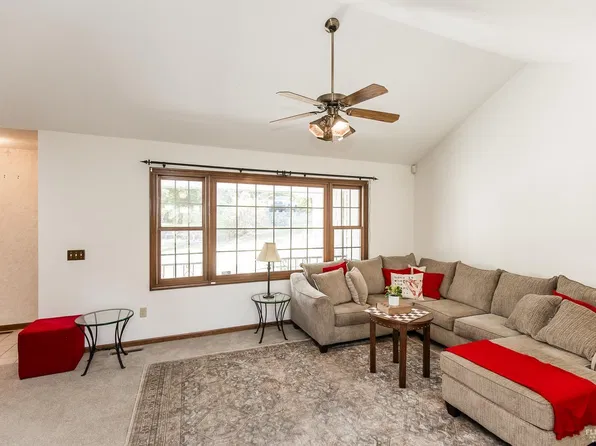 11462 J Hill Rd, Junction City, KS 66441