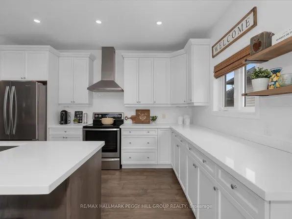 2967 Earl St, Innisfil, ON L9S 3E2