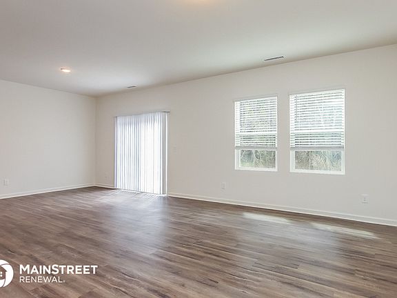 4th image of 148 Ogden Pond Pl