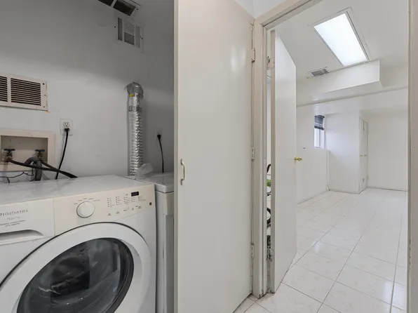 2452 East 74th Street image 21 of 27