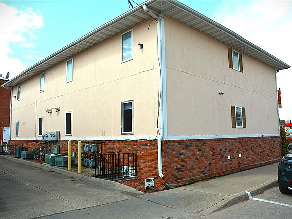 4th image of 122 E Jefferson St #1-6