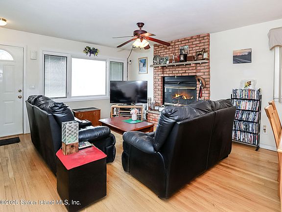 3rd image of 333 Bedford Ave