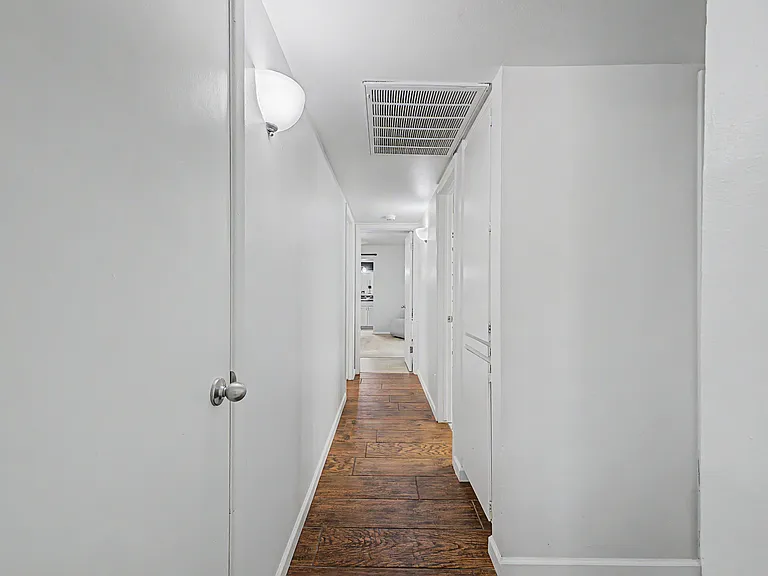 1958 E Laguna Dr — Photo 21