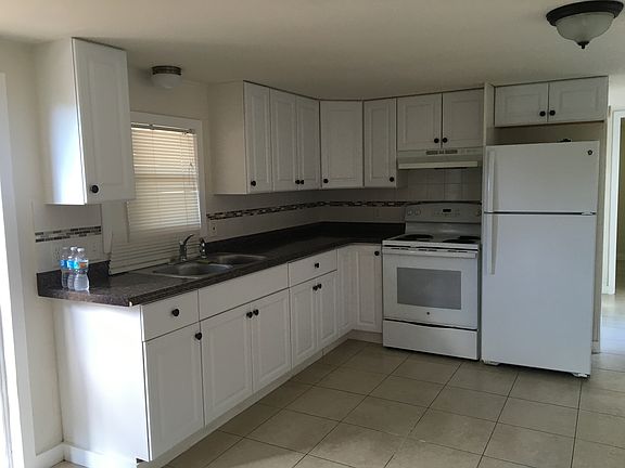 3rd image of 451 SE 8th St