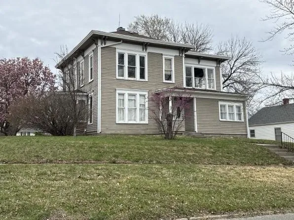 605 N Vine St, Maryville, MO 64468