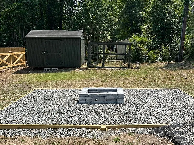 609 Center St — Photo 23