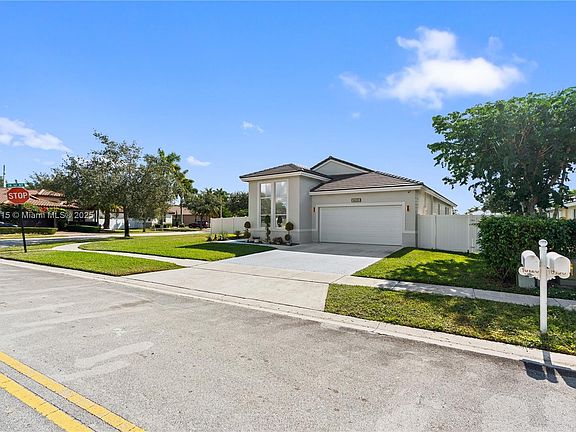 5th image of 16120 SW 11th St