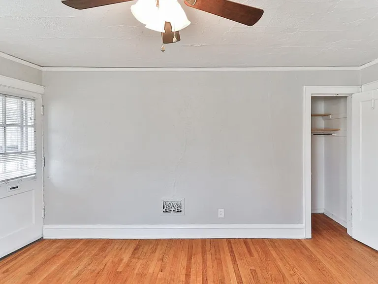 1401 Woodland Dr — Photo 6