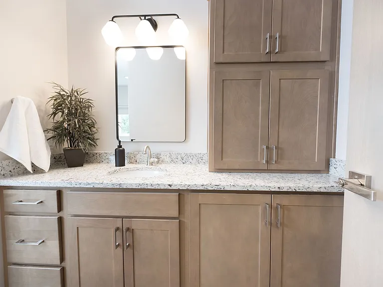 301 W Short St — Photo 11