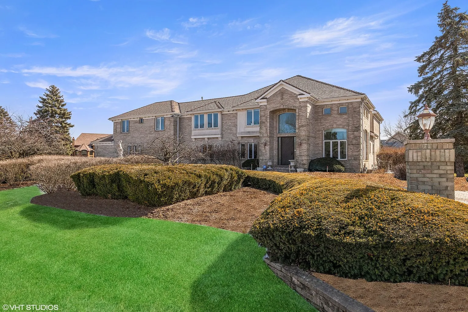 1580 Macalpin Cir photo 1