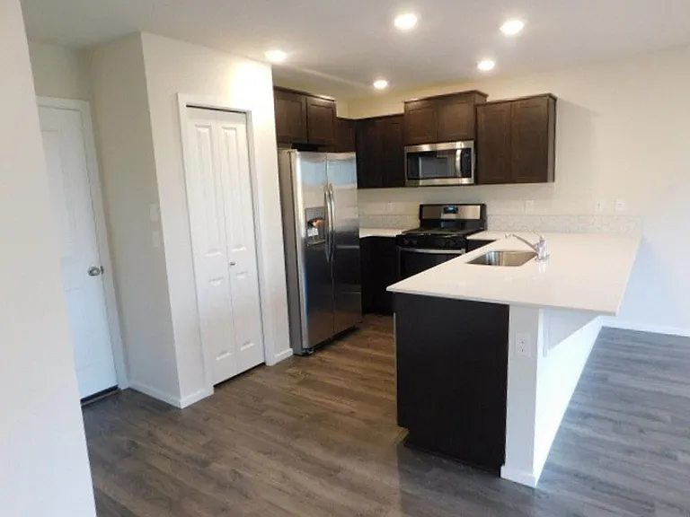 4737 Navigation Ave NE — Photo 6