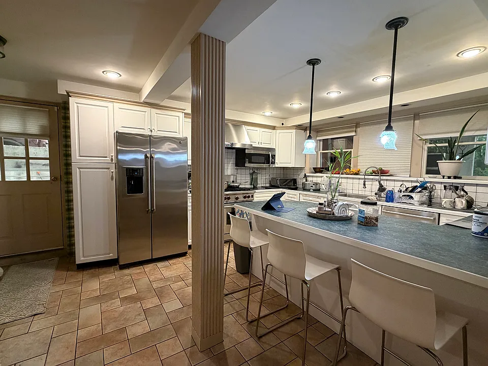 73 Elsie St #2