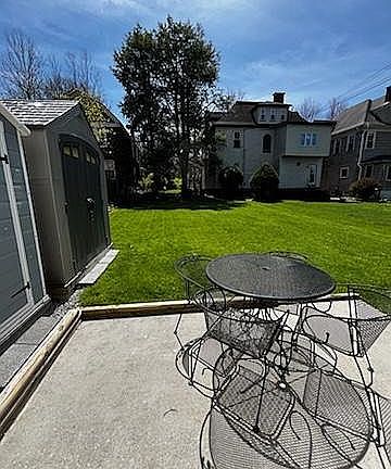 3rd image of 214R Tioga St