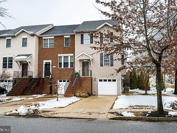 3rd image of 116 Oak Leaf Dr