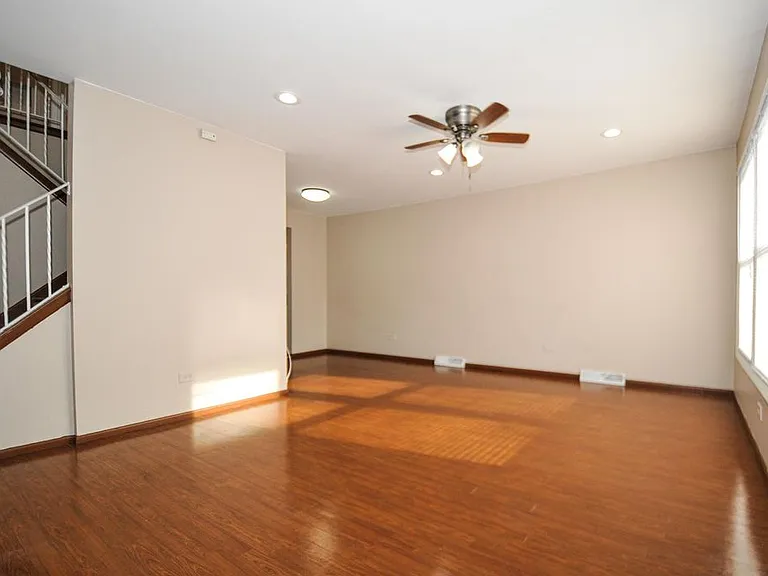 513 W Potter St — Photo 20