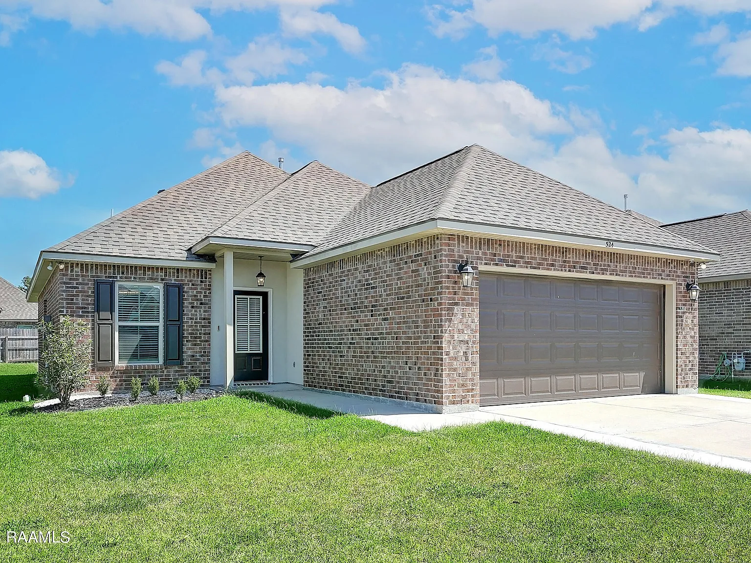 3 bed, 1356 sqft, $1,700 — Photo 2