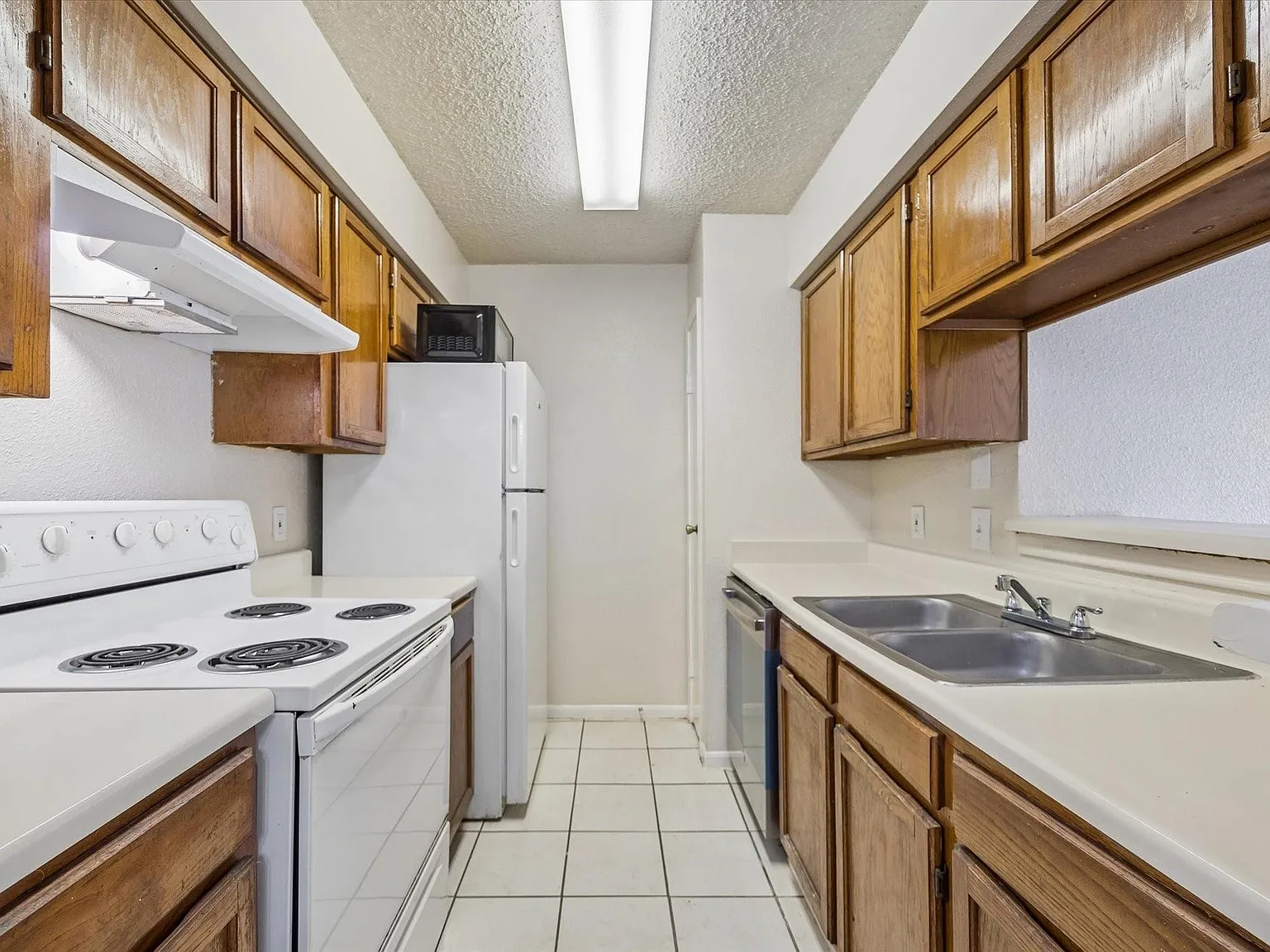 2 bed, 2.0 bath, 1083 sqft, $1,200 — Photo 4