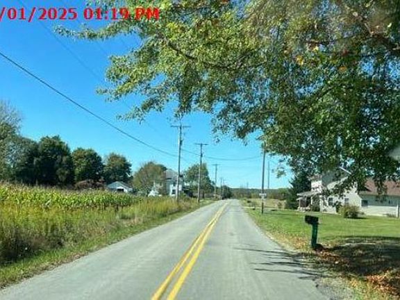 Exterior Neighborhood (street photo)