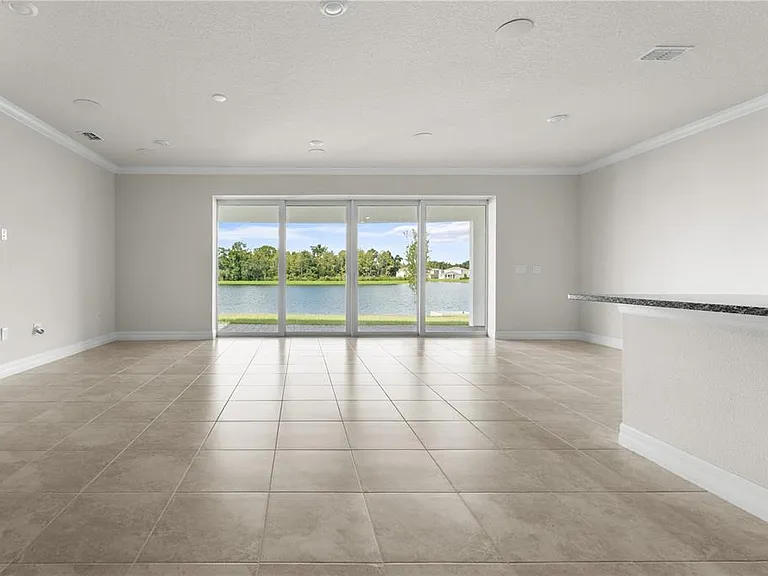 4990 Royal Point Ave — Photo 5