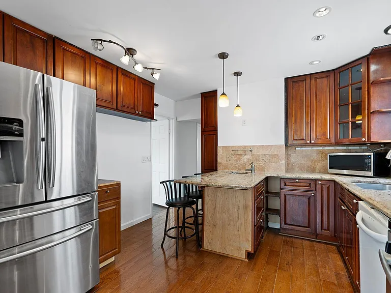103 Virginia Ave #2 — Photo 3
