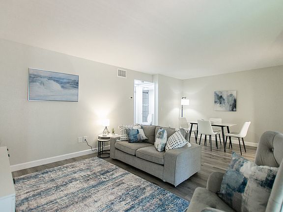 5th image of 124 N Jefferson Ave #11105899