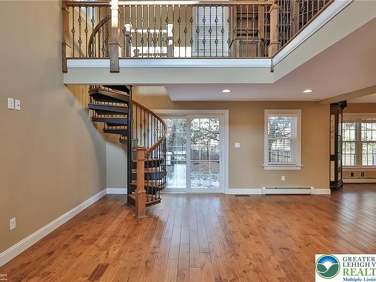 284 Walker Rd — Photo 50