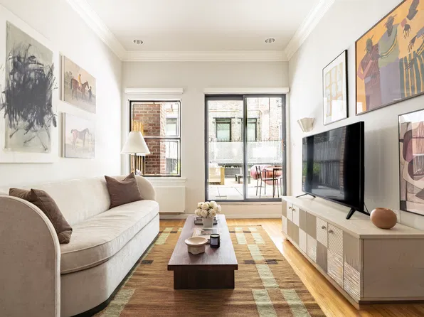 35 East 10th Street image 1 of 8