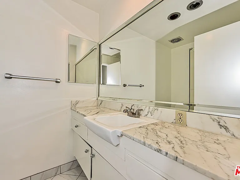 237 N Almont Dr #301 — Photo 11