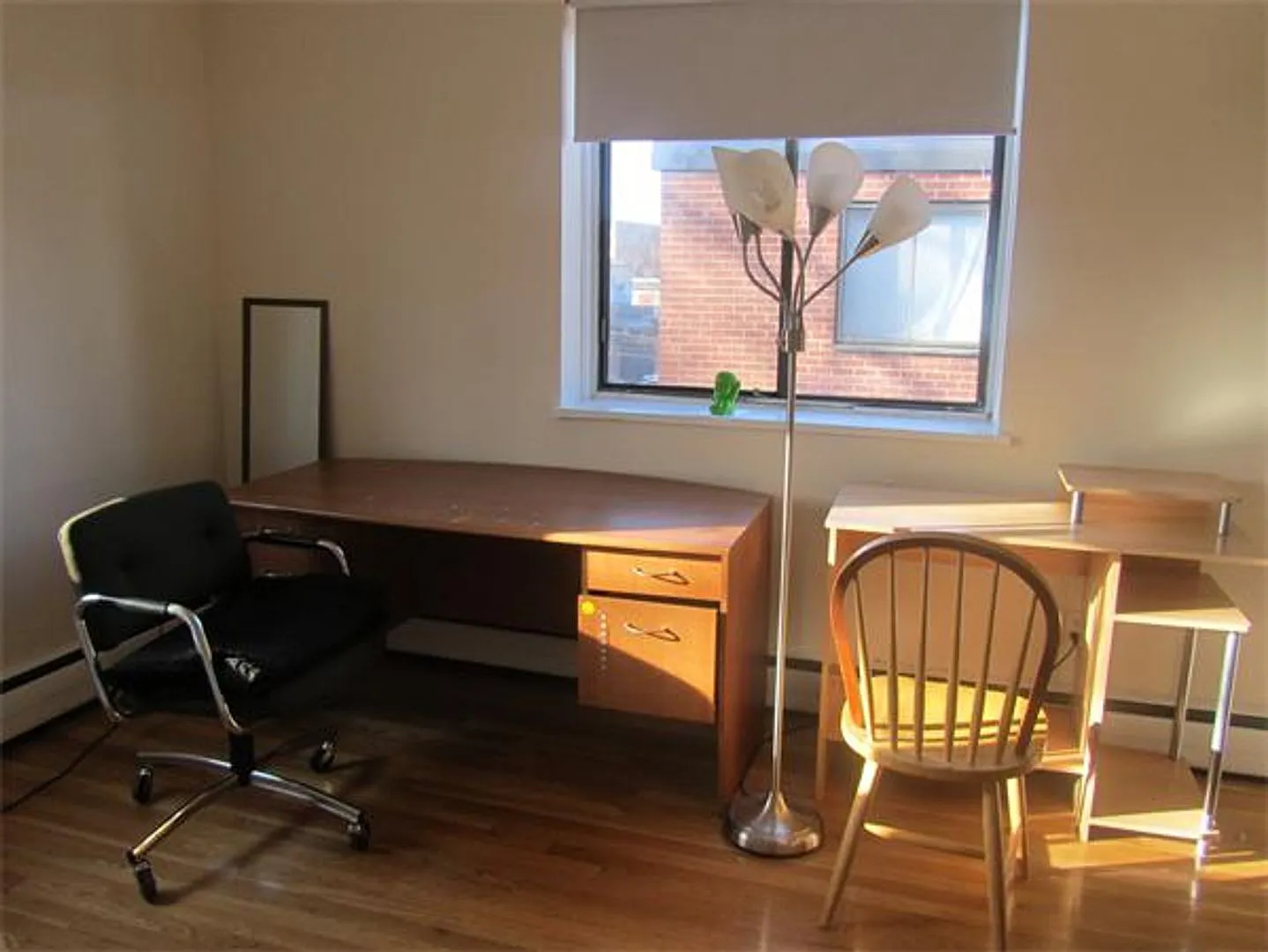 2-bedroom w/H&HW * One Block to BU — Photo 4
