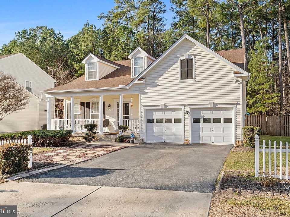 1st image of 21549 Oxford Dr