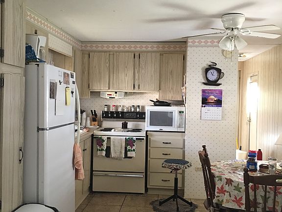 3rd image of 36040 Plum Ave