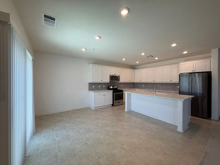 3918 Westbrook Ave — Photo 5