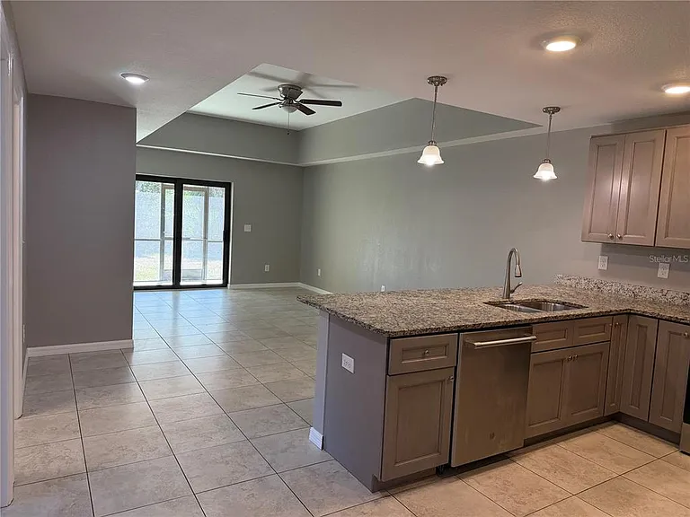 17107 Thompson Ave #17107 — Photo 4