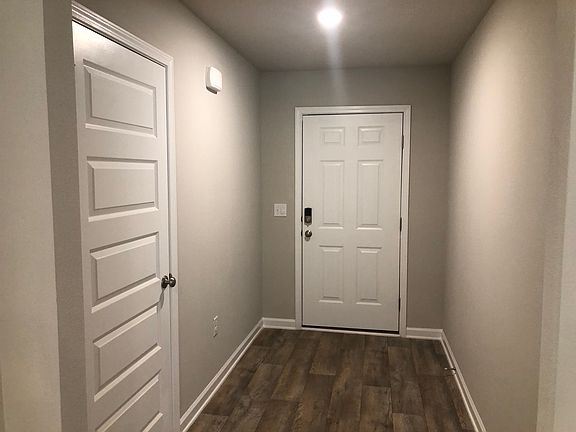 5th image of 723 Amador Ave